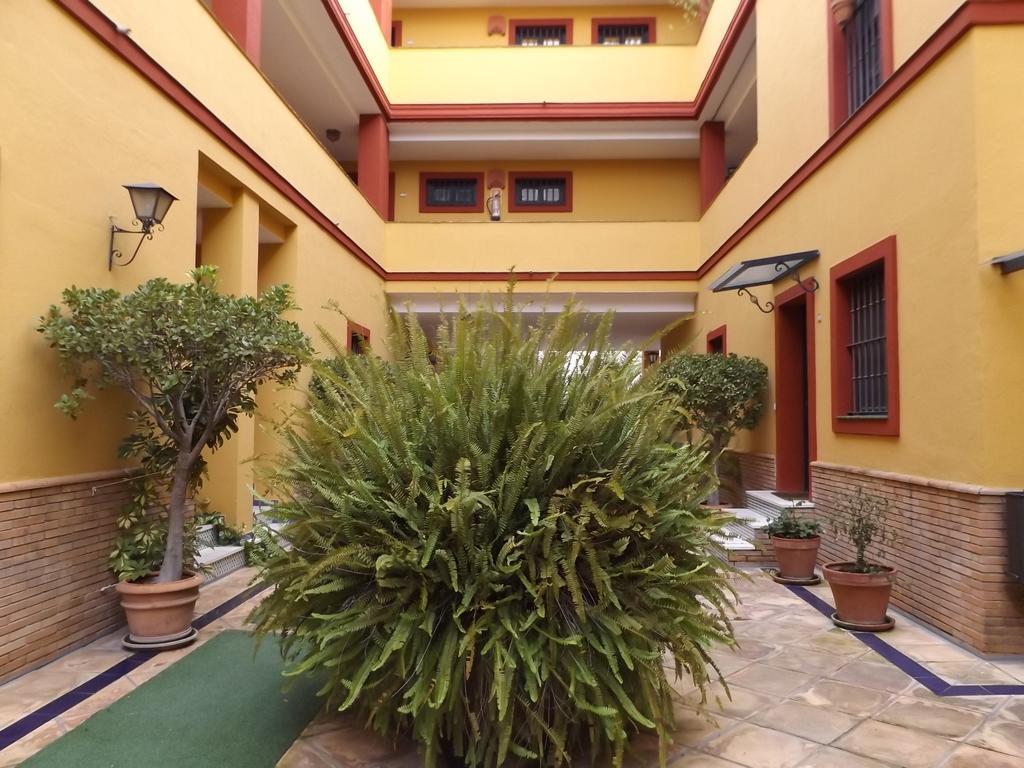 Alameda Donkey Parking Apartment Seville Exterior photo